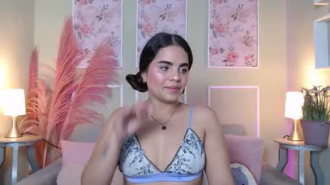 Nikole  online show from October 2025 08:07:01 PM