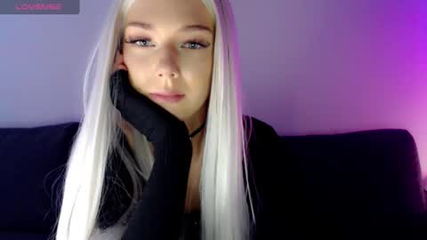 Snapshot of pervyblonde chatting on February 2025 08:52:02 AM Isabella online show from February 2025 08:52:02 AM
