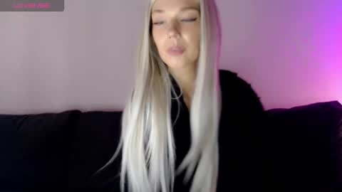 Snapshot of pervyblonde chatting on October 2025 11:25:01 AM Isabella online show from October 2025 11:25:01 AM