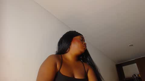 kamila online show from December 2025 10:59:02 PM