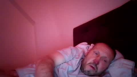 Snapshot of peterpeters443 chatting on April 2026 08:20:02 AM jelle online show from April 2026 08:20:02 AM