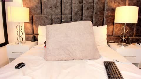 Snapshot of petit_rosseowo chatting on February 2025 01:23:02 AM Im Rosse but u can call me Rossie or Rosita . online show from February 2025 01:23:02 AM