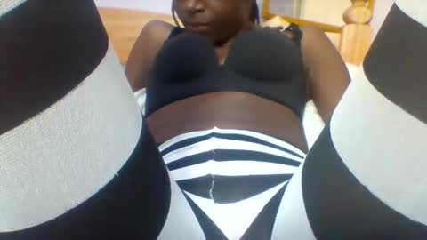 Snapshot of petite_ariana chatting on February 2026 04:11:02 PM ariana online show from February 2026 04:11:02 PM