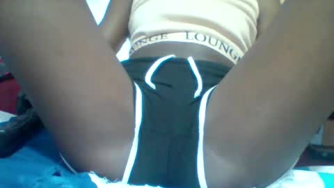 Snapshot of petite_ariana chatting on February 2026 05:58:01 PM ariana online show from February 2026 05:58:01 PM