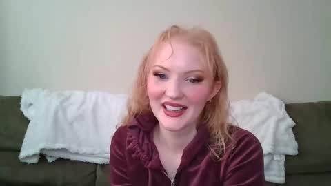 Snapshot of petite_cupcake chatting on January 2025 07:00:01 PM Little cupcake online show from January 2025 07:00:01 PM