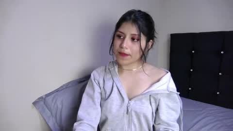 petite paola online show from December 2024 12:44:01 AM