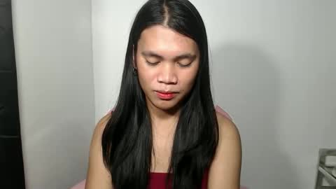 Snapshot of petite_pauline chatting on February 2026 09:08:02 AM petite_pauline online show from February 2026 09:08:02 AM