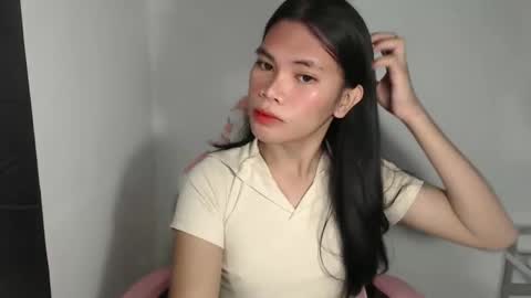 Snapshot of petite_pauline chatting on March 2026 12:39:01 AM petite_pauline online show from March 2026 12:39:01 AM