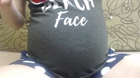 Snapshot of petite_red95 chatting on December 2024 01:06:01 PM cosmina online show from December 2024 01:06:01 PM