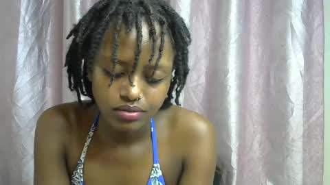 petite_star2 online show from December 2025 08:37:02 PM