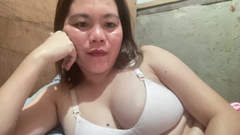 Snapshot of petiteasian_angel chatting on May 2026 09:39:02 AM Hanna online show from May 2026 09:39:02 AM