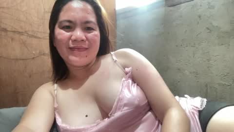 Snapshot of petiteasian_angel chatting on May 2026 11:42:01 PM Hanna online show from May 2026 11:42:01 PM