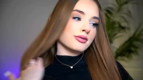 Petitegonwiild online show from January 2026 10:23:01 PM