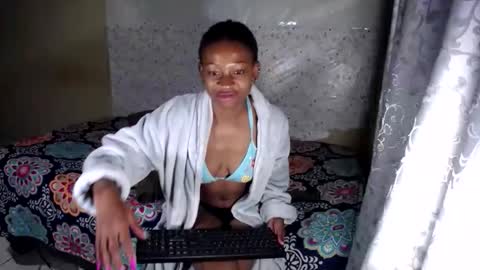 petitesammy online show from May 2026 06:05:01 PM