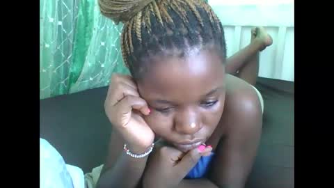 Snapshot of petitesweetchiq chatting on February 2026 08:54:02 AM petitesweetchiq online show from February 2026 08:54:02 AM