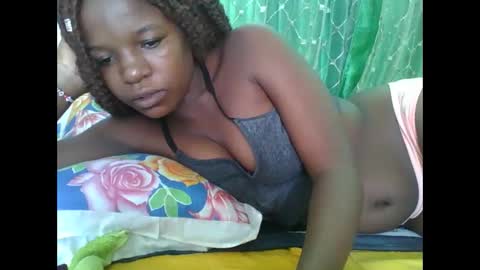 Snapshot of petitesweetchiq chatting on February 2026 08:34:02 AM petitesweetchiq online show from February 2026 08:34:02 AM