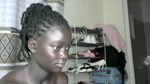 petitte_gyaal online show from November 2025 02:10:02 AM