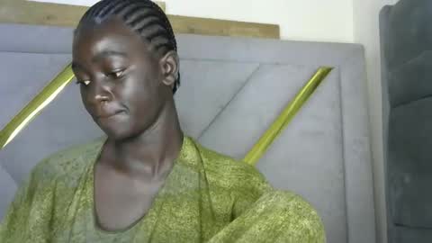 petitte_gyaal online show from November 2025 12:10:02 AM