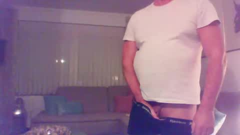 Phil online show from November 2025 07:24:01 PM