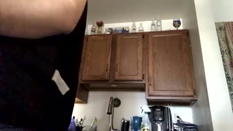 Snapshot of phildoesart chatting on December 2024 03:57:01 PM Phil online show from December 2024 03:57:01 PM