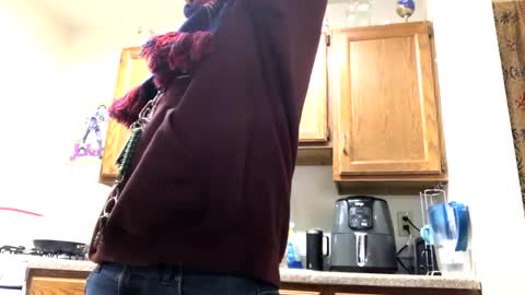 Snapshot of phildoesart chatting on January 2025 09:11:02 PM Phil online show from January 2025 09:11:02 PM