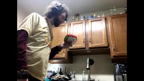 Snapshot of phildoesart chatting on March 2025 04:04:01 AM Phil online show from March 2025 04:04:01 AM