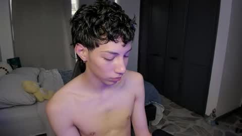 Phil.   INDEPENDENT MODEL online show from May 2026 09:56:02 PM
