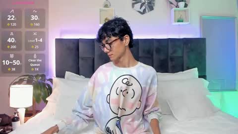 Snapshot of phillicious_ chatting on October 2025 09:46:01 PM Phillip online show from October 2025 09:46:01 PM