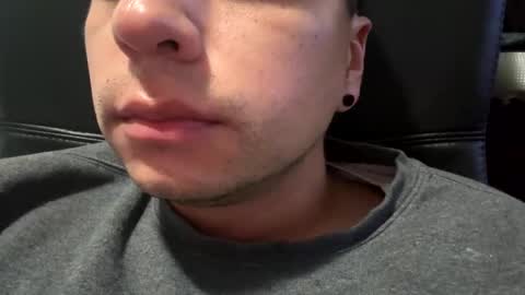 phillip_112233 online show from October 2025 05:30:01 AM