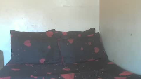 Snapshot of phoenixcandy chatting on December 2024 10:02:02 AM phoenixcandy online show from December 2024 10:02:02 AM