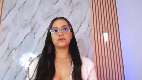 piagelvez_ online show from November 2025 07:57:01 PM