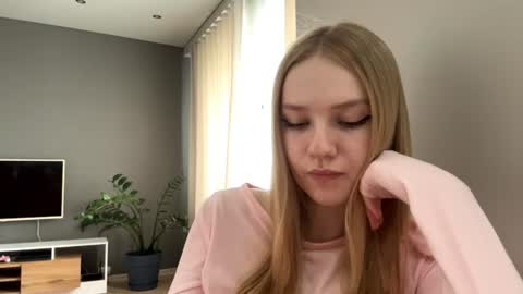 Kristie online show from June 2026 11:14:02 PM