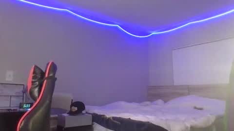 Snapshot of pierceddhabibi chatting on November 2025 02:33:01 AM pierceddhabibi online show from November 2025 02:33:01 AM