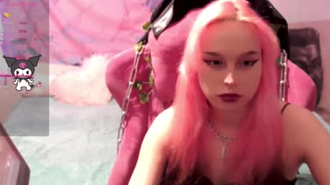 Nancy online show from February 2025 08:11:02 PM