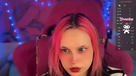 Snapshot of pineapple_dope chatting on July 2026 01:45:01 AM Nancy online show from July 2026 01:45:01 AM