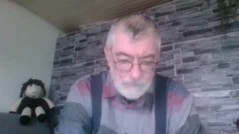 Snapshot of pinholder chatting on November 2025 11:34:01 AM Michael online show from November 2025 11:34:01 AM