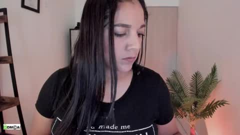 Snapshot of pink_kitten_ chatting on May 2026 12:55:02 PM Eli online show from May 2026 12:55:02 PM