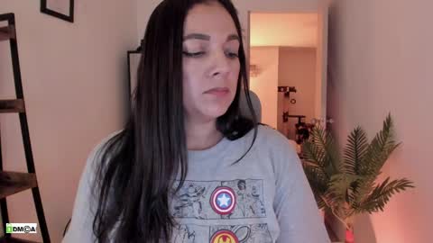 Snapshot of pink_kitten_ chatting on May 2026 01:47:01 AM Eli online show from May 2026 01:47:01 AM