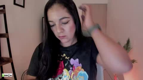 Snapshot of pink_kitten_ chatting on May 2026 01:49:02 PM Eli online show from May 2026 01:49:02 PM