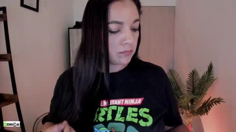 Snapshot of pink_kitten_ chatting on May 2026 03:17:01 PM Eli online show from May 2026 03:17:01 PM