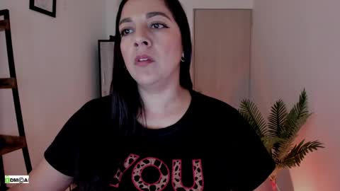 Snapshot of pink_kitten_ chatting on May 2026 12:43:01 PM Eli online show from May 2026 12:43:01 PM