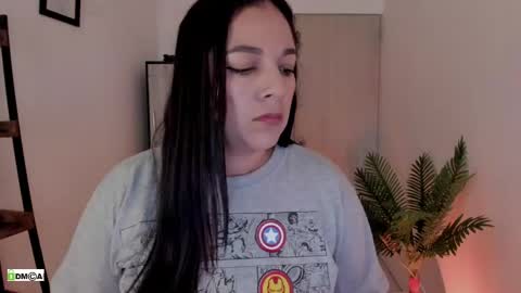 Snapshot of pink_kitten_ chatting on May 2026 01:30:01 PM Eli online show from May 2026 01:30:01 PM