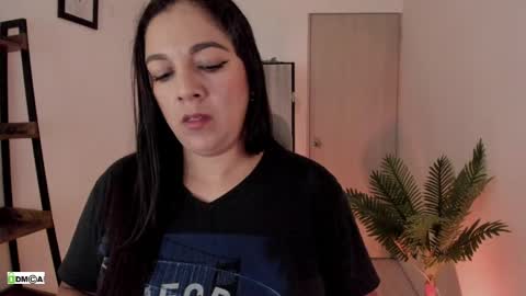 Snapshot of pink_kitten_ chatting on May 2026 12:56:01 PM Eli online show from May 2026 12:56:01 PM