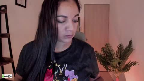 Snapshot of pink_kitten_ chatting on June 2026 11:17:01 PM Eli online show from June 2026 11:17:01 PM