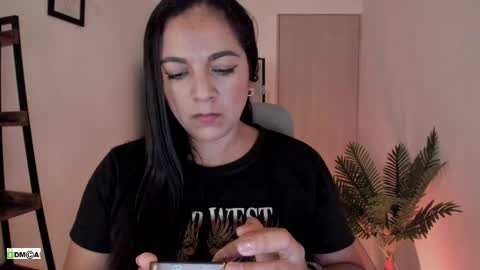 Snapshot of pink_kitten_ chatting on June 2026 06:35:02 PM Eli online show from June 2026 06:35:02 PM