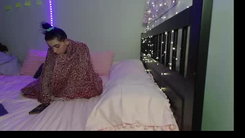 Snapshot of pink_tv chatting on October 2025 01:01:02 AM pink_tv online show from October 2025 01:01:02 AM