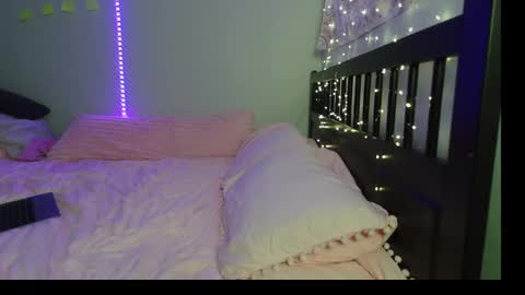 Snapshot of pink_tv chatting on October 2025 12:51:01 AM pink_tv online show from October 2025 12:51:01 AM