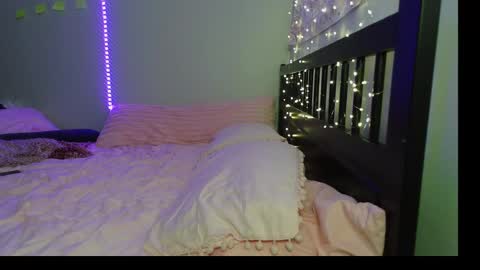 Snapshot of pink_tv chatting on October 2025 12:52:02 AM pink_tv online show from October 2025 12:52:02 AM