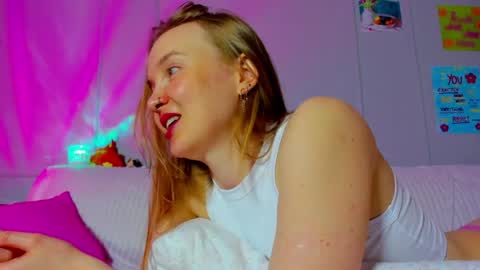 Mila online show from May 2026 12:07:01 AM