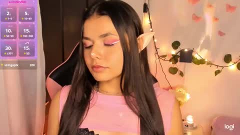 Sarah .. online show from December 2024 10:19:01 PM